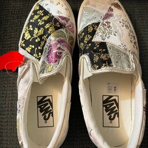 NWT Women’s Size 7.5 Vans Patchwork design.